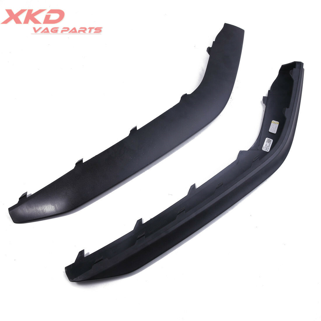The lower grille on the left and right front bumpers is suitable for the for VW for Jetta GLI 2015-2018.