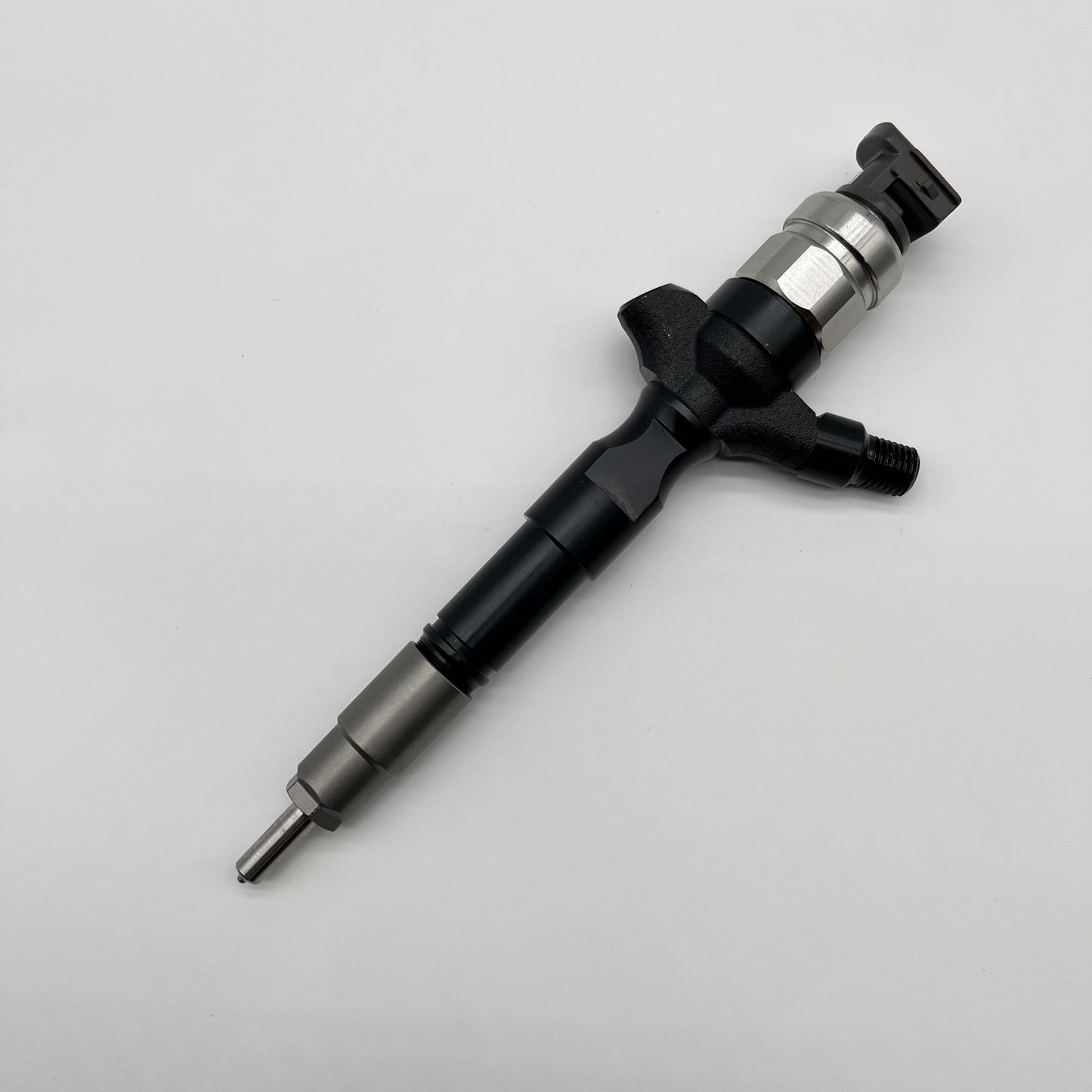 Common Rail Fuel Injectors Nozzle 095000-6770 23670-39145 for Toyota Hiace HILUX