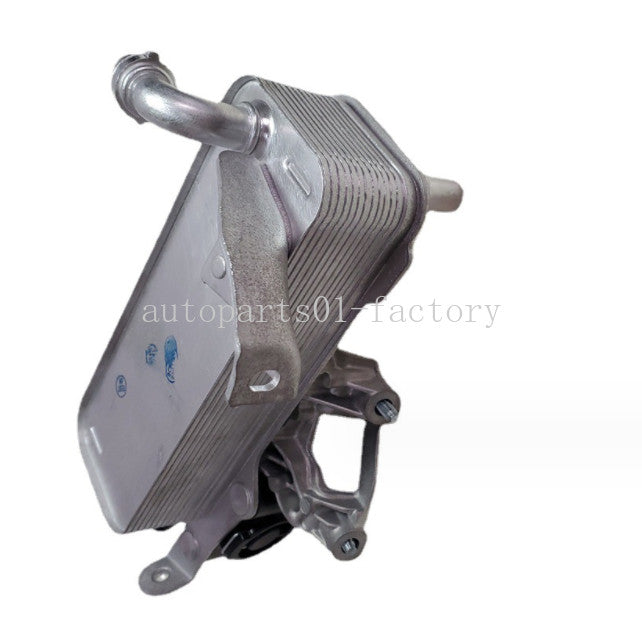 17218514515Engine Automatic Oil Cooler for BMW X3 X4 xDriver 430i 2.0L 2018-2023