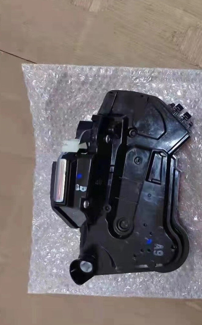 for Toyota Left Front Door Lock 69040-02440 for Camry /Highlander/ for Corolla / for Sienna /Lexu