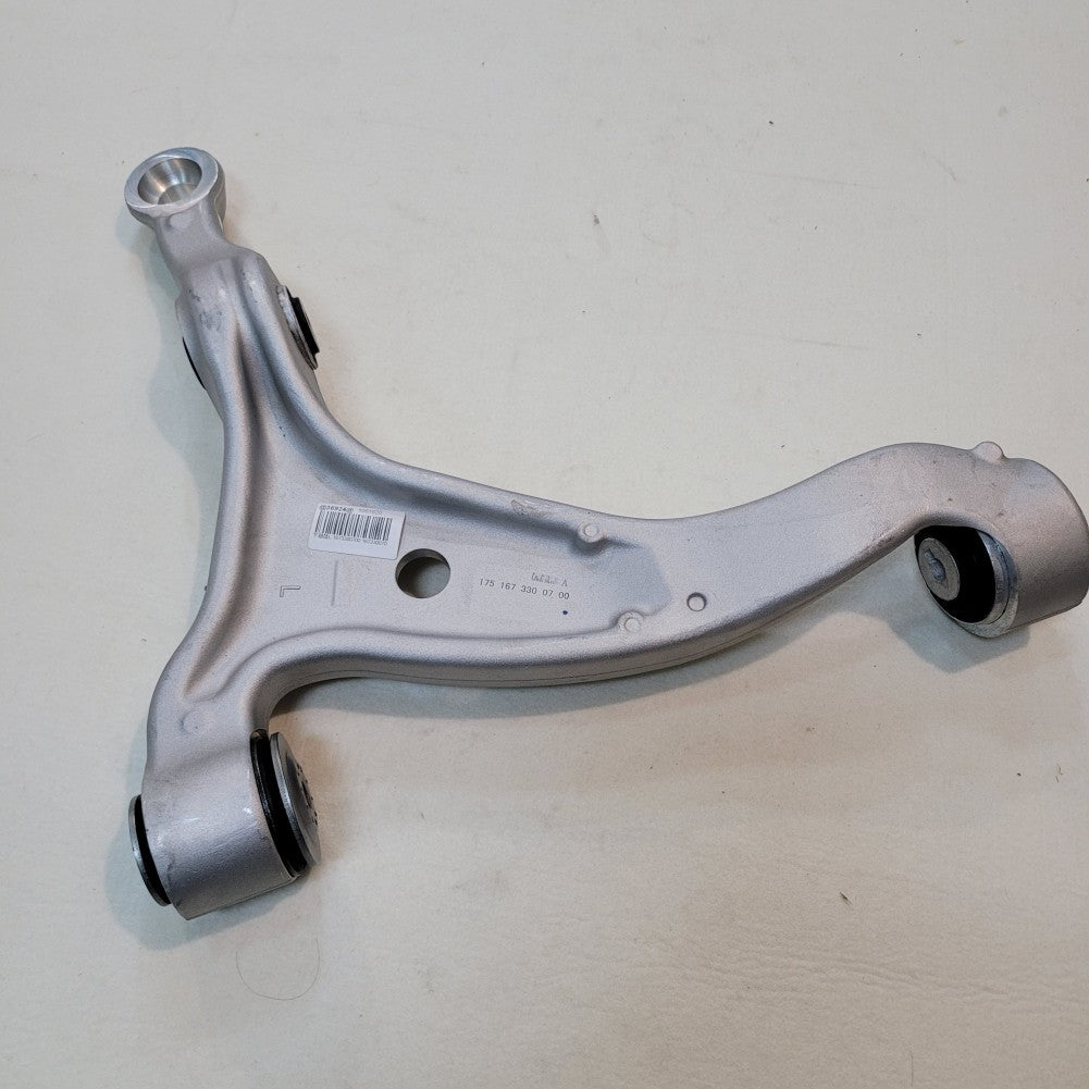 The front lower control arm is suitable for Mercedes-Benz GLE GLS 20-23.