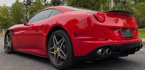 for Ferrari California T 2014 - 2017, carbon fiber rear fork scoop wings.