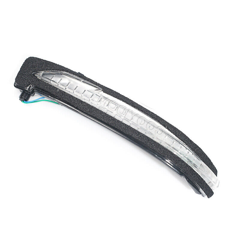 The right-side LED turn signal light is applicable to 2014-2018 for Nissan Rogue X-Trail models.