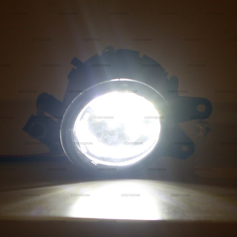 A pair of LED fog lights on the left and right front bumpers are suitable for Audi A4, B6, and X-CAR models from 2001 to 2005.