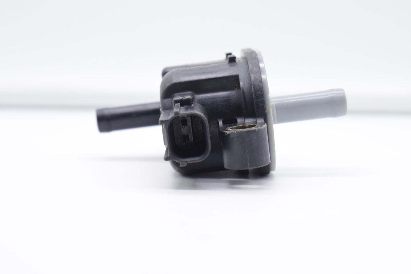 EVAP vapor tank purge valve solenoid valve suitable for 2006-2015 for Honda for Civic 136200-7020