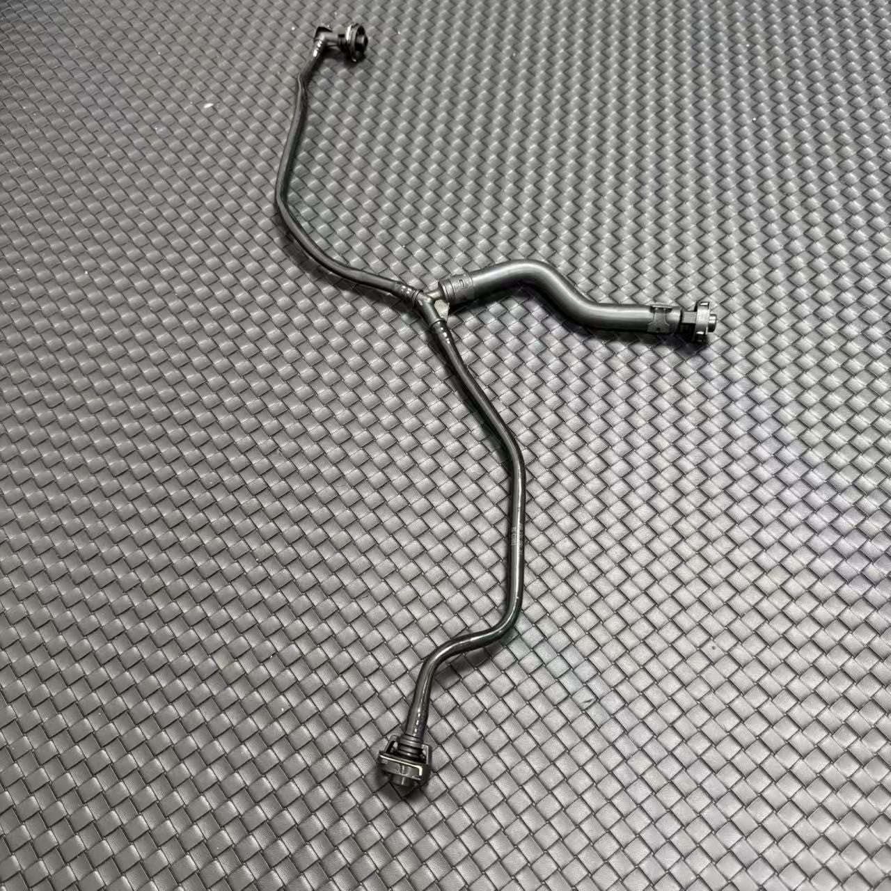4N0121081BJ Engine Crankcase Breather Hose for Audi for A8 4N