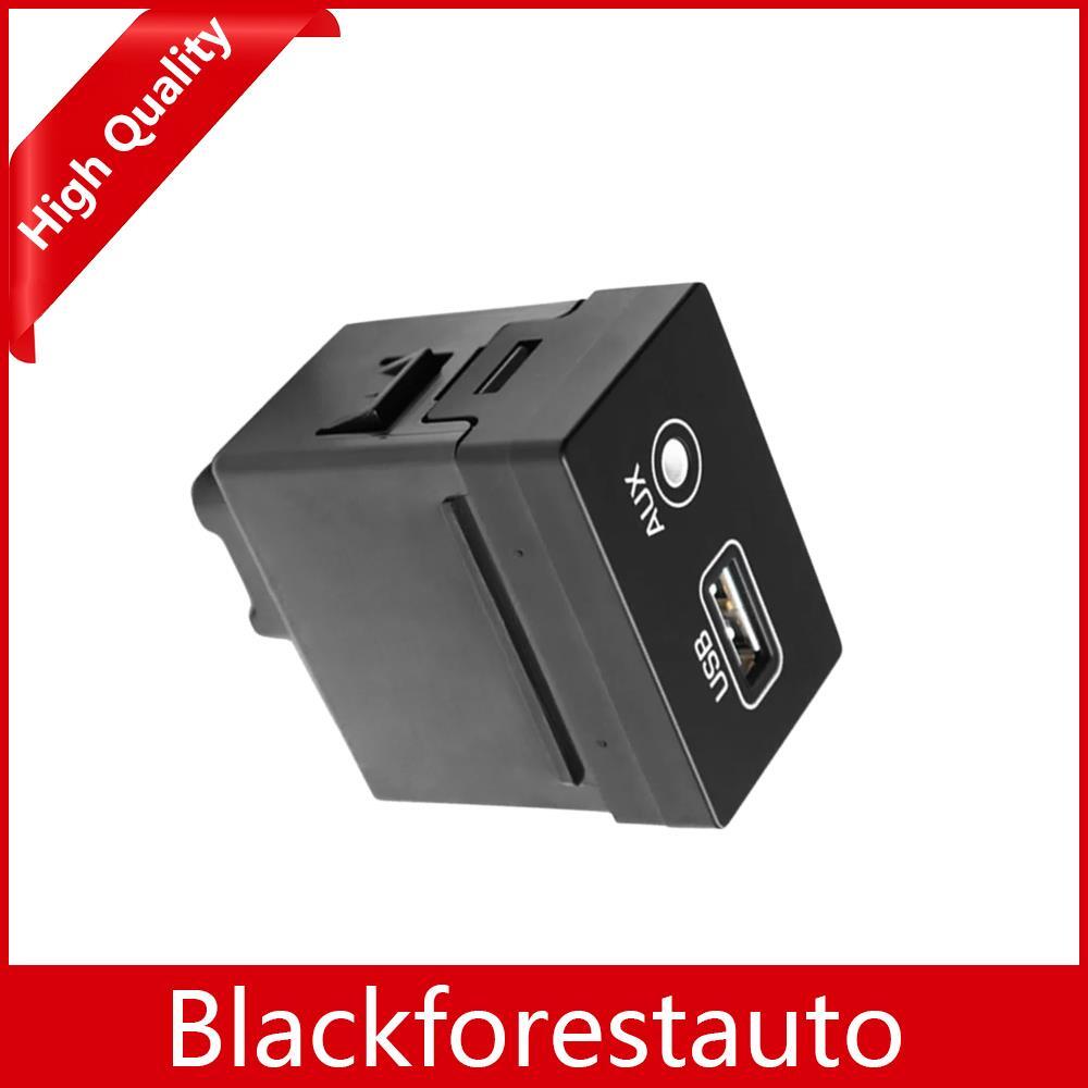 Auxiliary USB Jack Assembly 96121-2W560 Replacement For Santa Fe 2016-2018