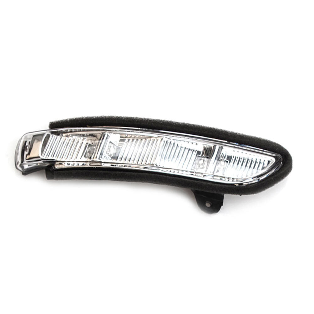 054-15-861 Turn signal light applies to for Mercedes-Benz S-Class, E-Class/T-type, and CLS 3.5L.