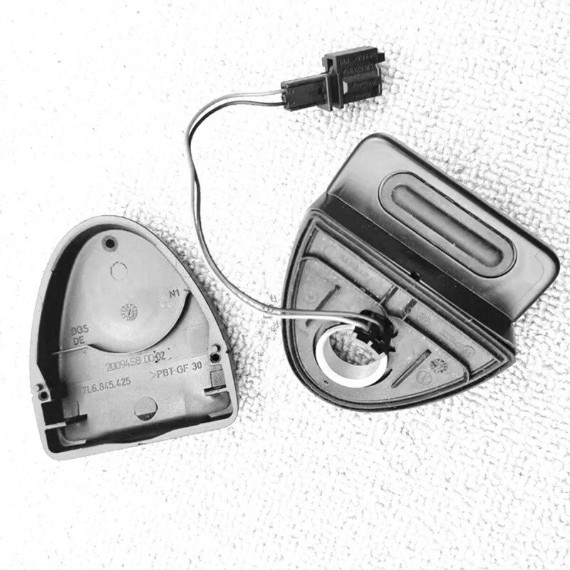 new rear trunk windshield wiper switch with protective cover, suitable for Volkswagen Touareg 2003-2010.