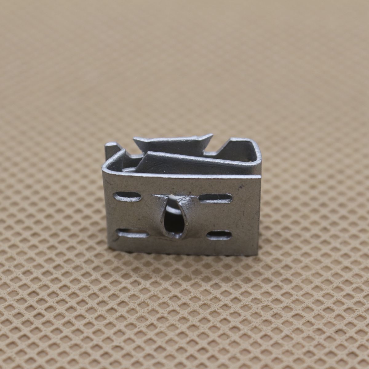 30Pcs Fender and Bumper Metal Clip N90959101, N-909-591-01 for VW  for Audi