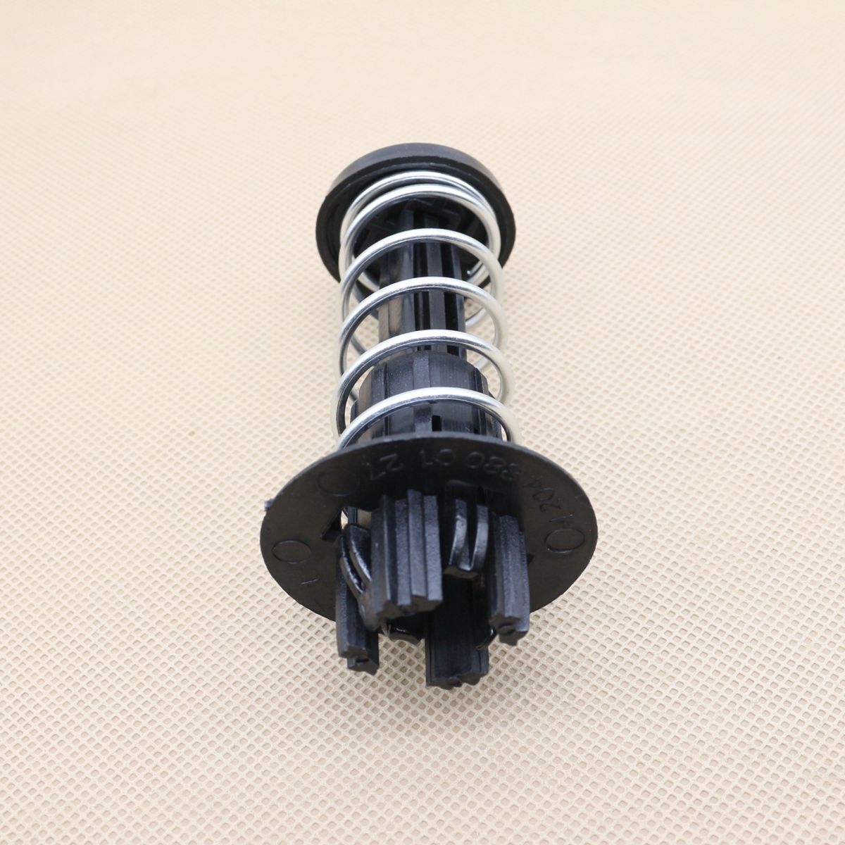 Bonnet front hood stop spring lock clips are suitable for Mercedes-Benz W204, W212, S212, and A207 models.