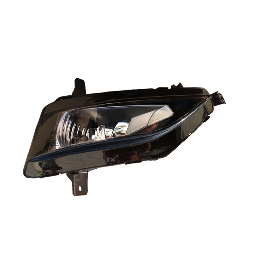 Right front fog light LED; suitable for Volkswagen for Golf 7.5 2018 2019; suitable for Volkswagen for Jetta 2019 2020.