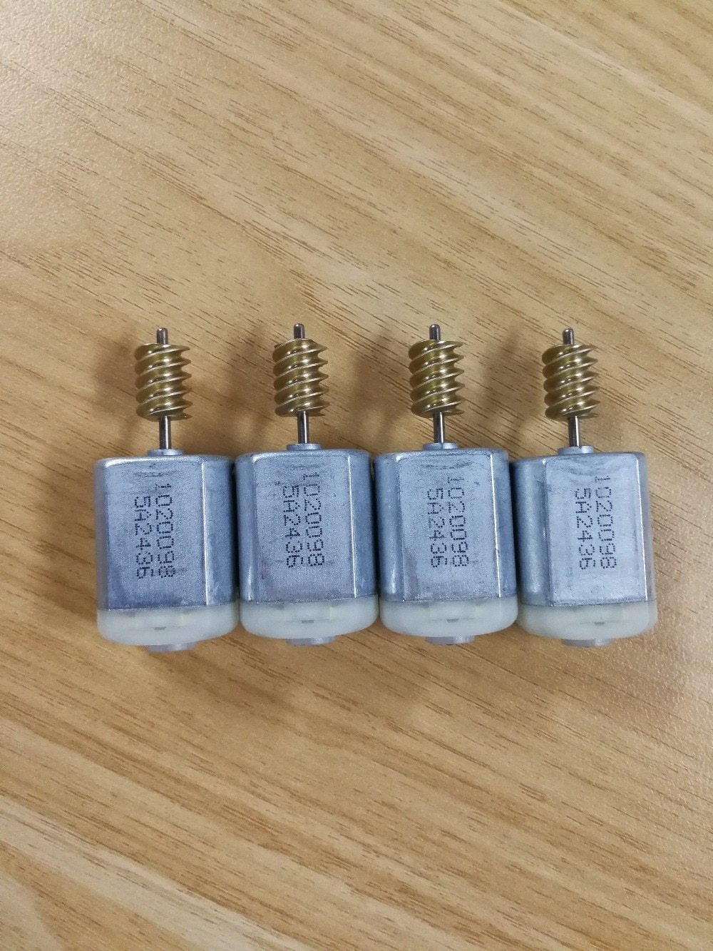 4-pack of car door lock motors for Ford Focus and for Mazda locking actuators - new
