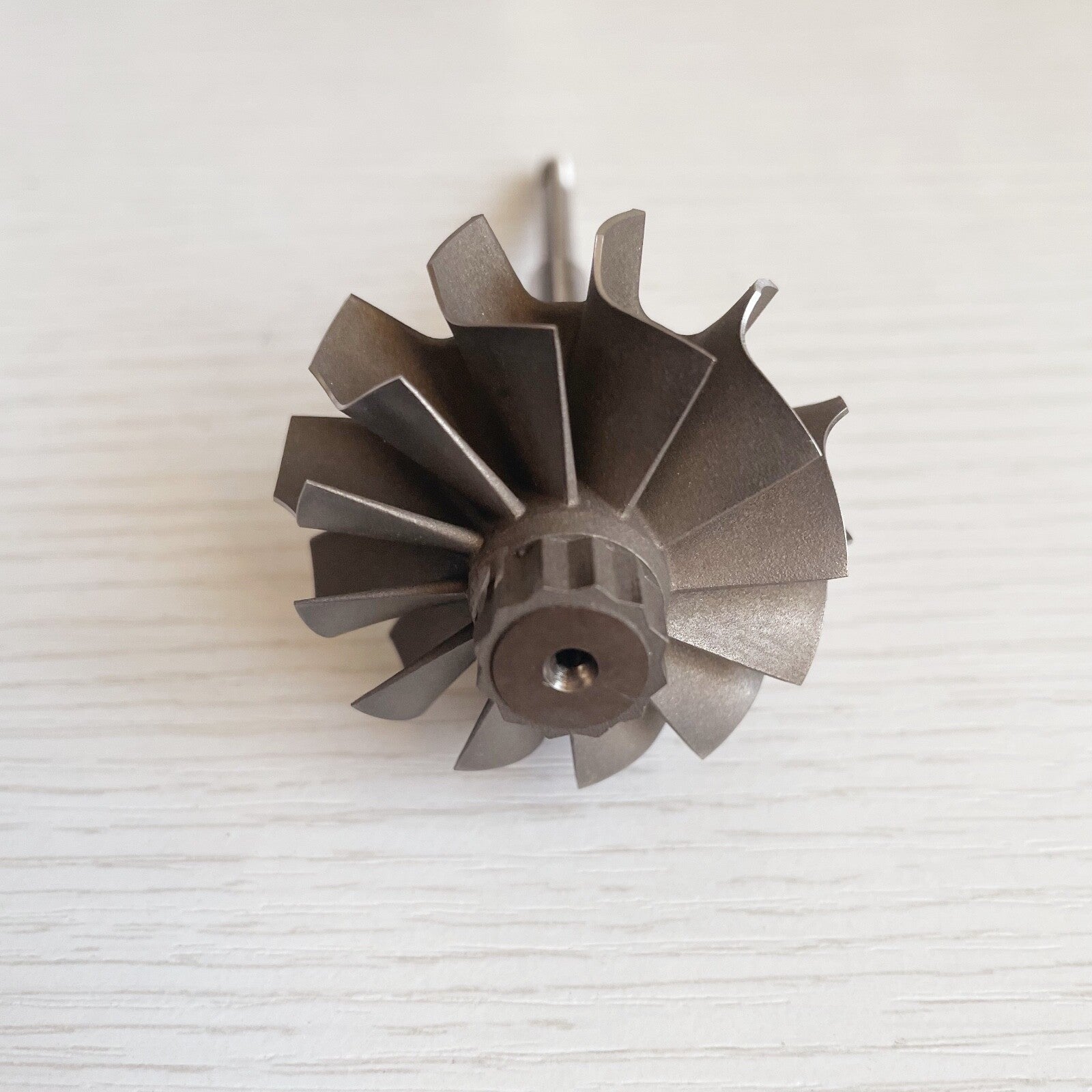 TD04L 41.2/47.2 mm 12-blade turbine shaft/turbine wheel/turbine shaft
