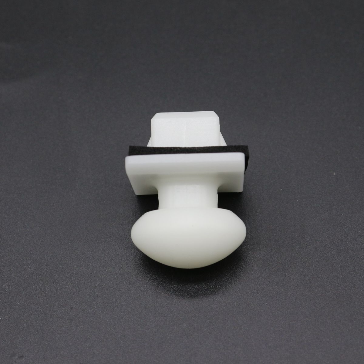 Front-end molded clamp anti-collision cover retainer suitable for Ford W705849-S300 Quantity 10