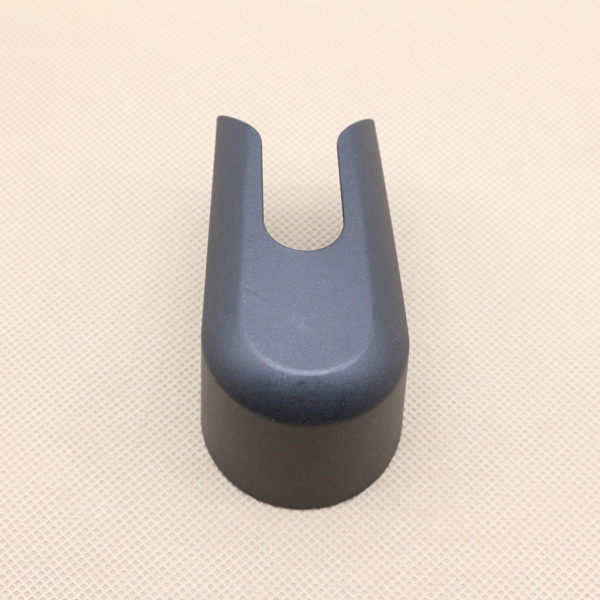 Rear window windshield wiper arm nut cap 31699909 is suitable for Volvo V90, XC40, and XC90.