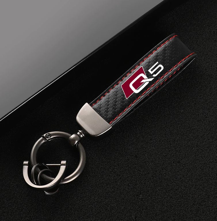 Suitable for Audi Q3 car keychain/key ring, brown leather horseshoe buckle gift.