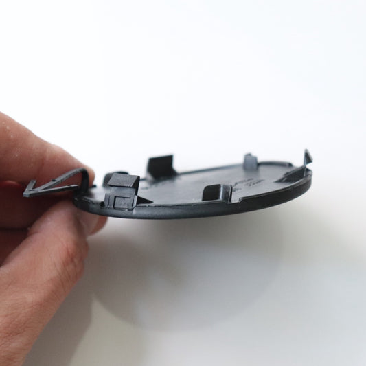 Suitable for Nissan Qashqai85071-JE20A, 1 piece rear bumper tow hook eye shield cap, black.