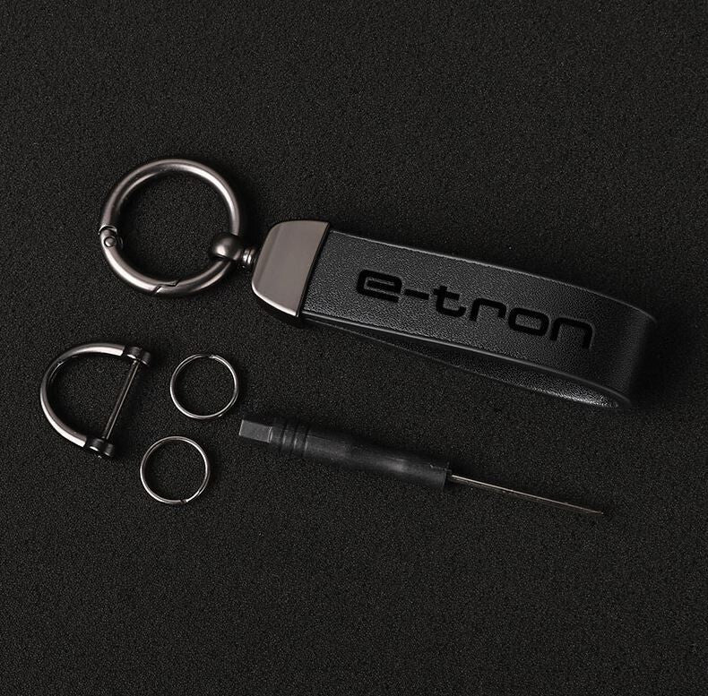 Carbon fiber leather black car keychain/key ring with horseshoe buckle for Audi Q8