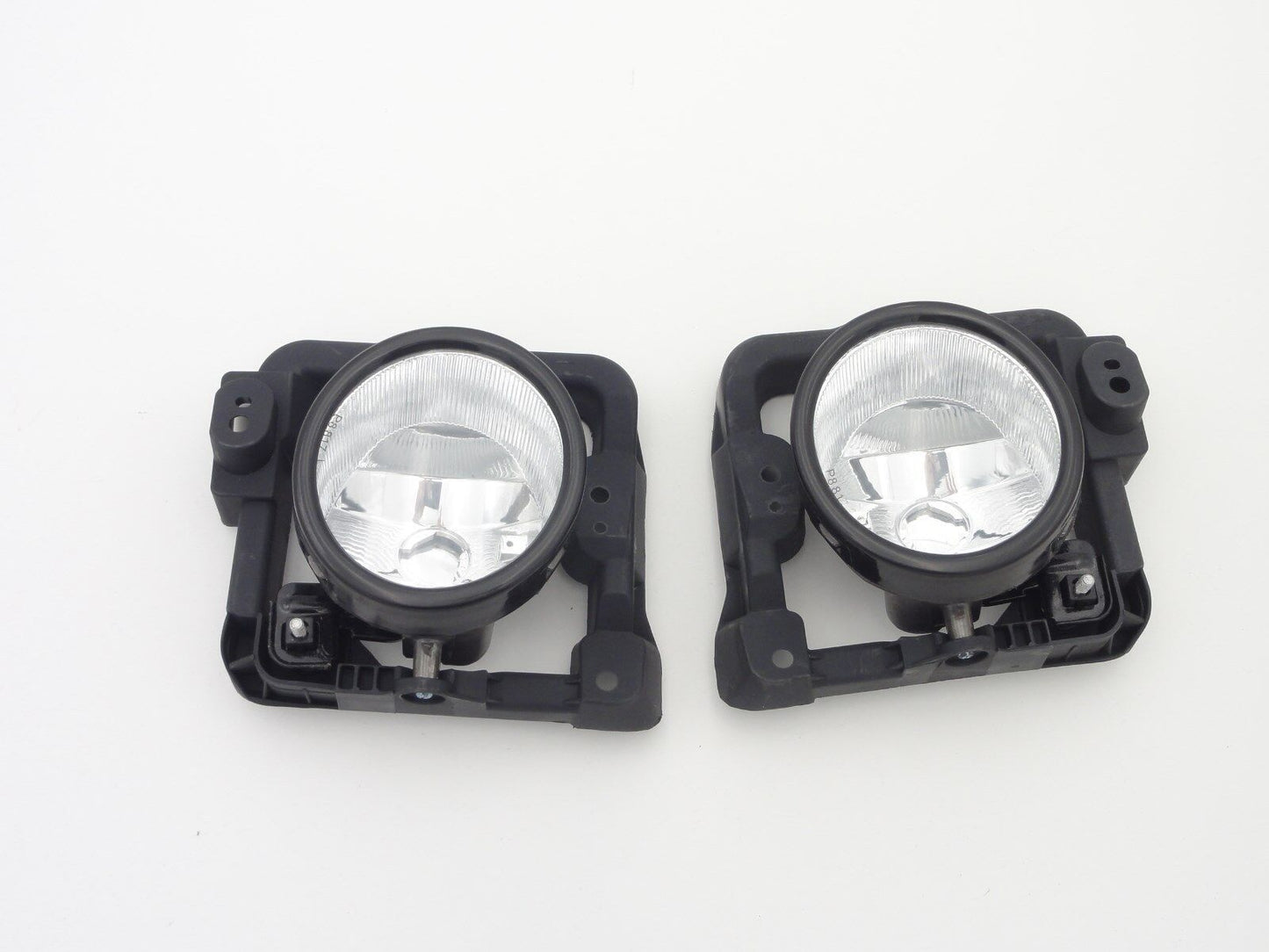 One pair of transparent front fog lights, bumper lights, and driving lights suitable for Honda Accord 2009-2010.