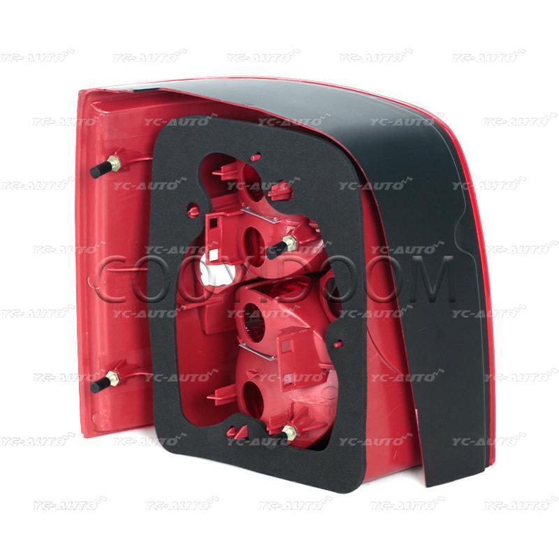 The right rear taillight brake light has no bulb and is applicable to 2000-2004 for Volkswagen for Passat B5 models.