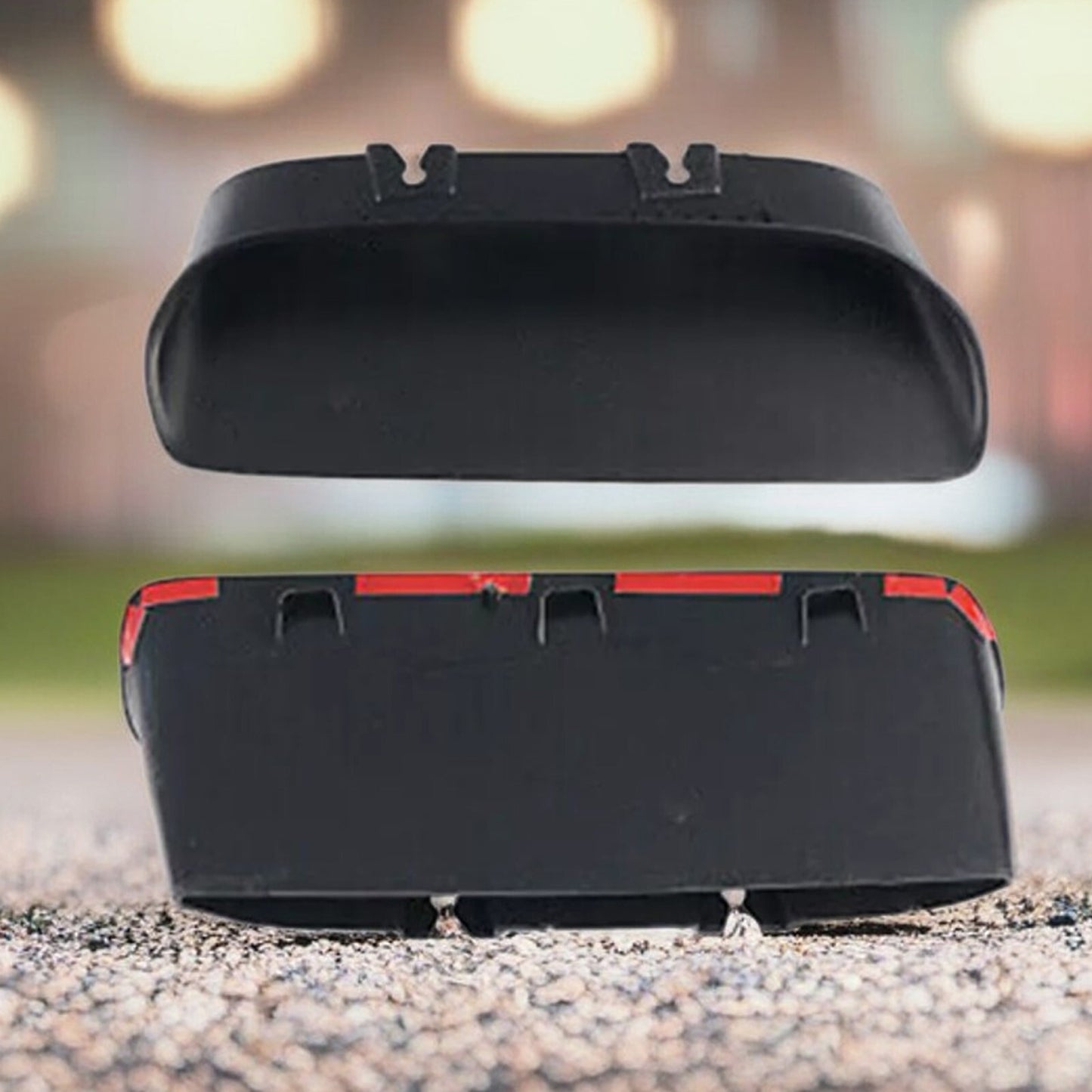 Suitable for Dodge for Challenger 2019-2020 2-piece set with red eye patch borders and black sides.