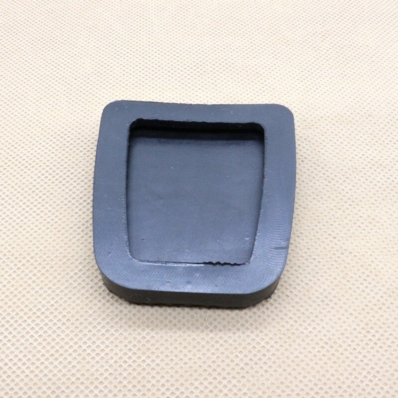Manual clutch or brake pedal cover for Toyota and for Lexus 3132114020