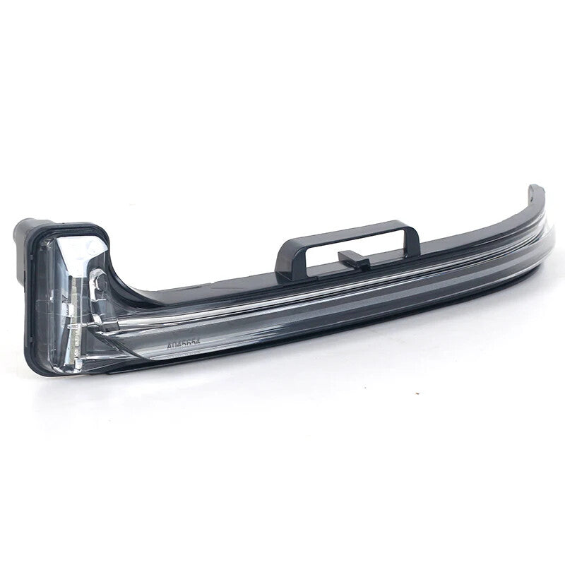 Applicable to turn signal indicator lights on for Peugeot 3008/5008/C5 AIRCROSS rearview mirrors