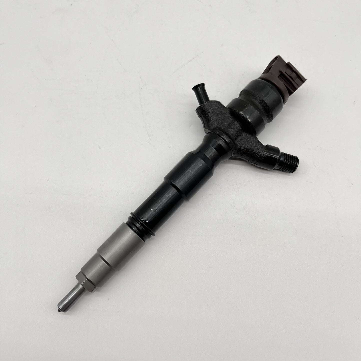 New Fuel Injector 295900-0200 23670-30440 for Toyota Diesel Engine 1KD-FTV D-4D