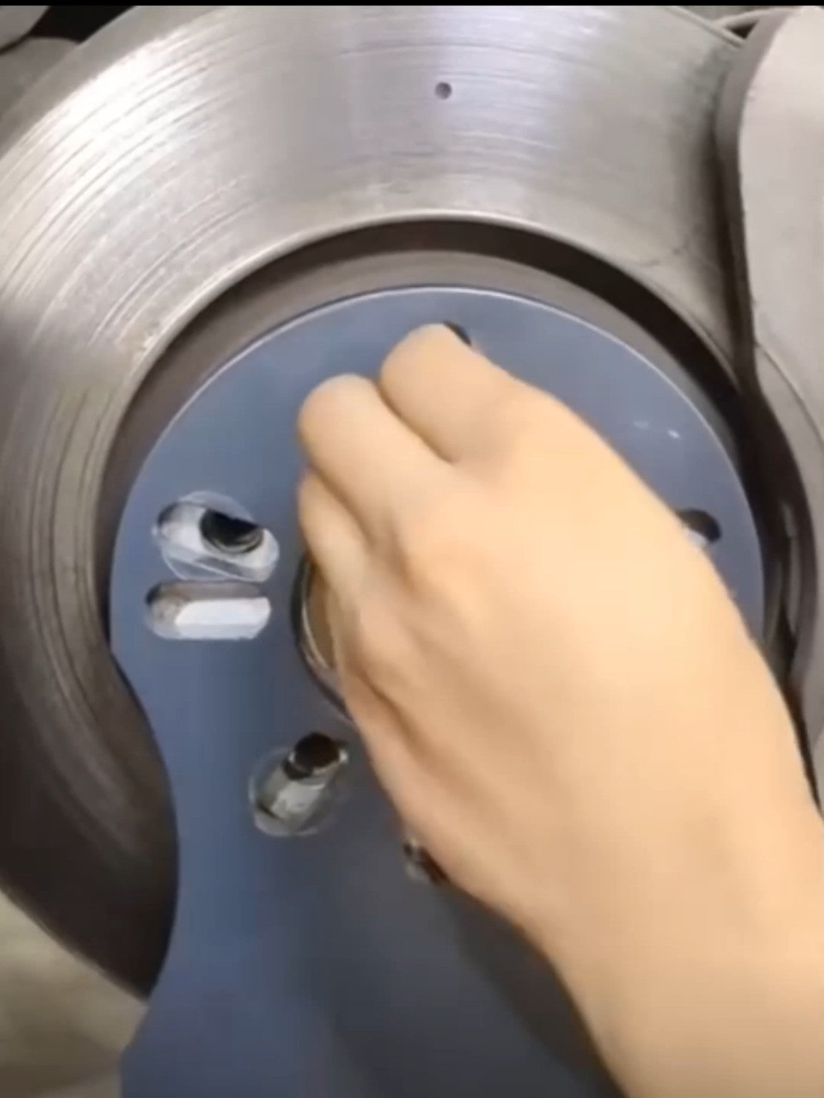 Automotive Chassis Stress Relief Wheel Hub Stand Tool Kit for 4, 5, 6-Hole Cars