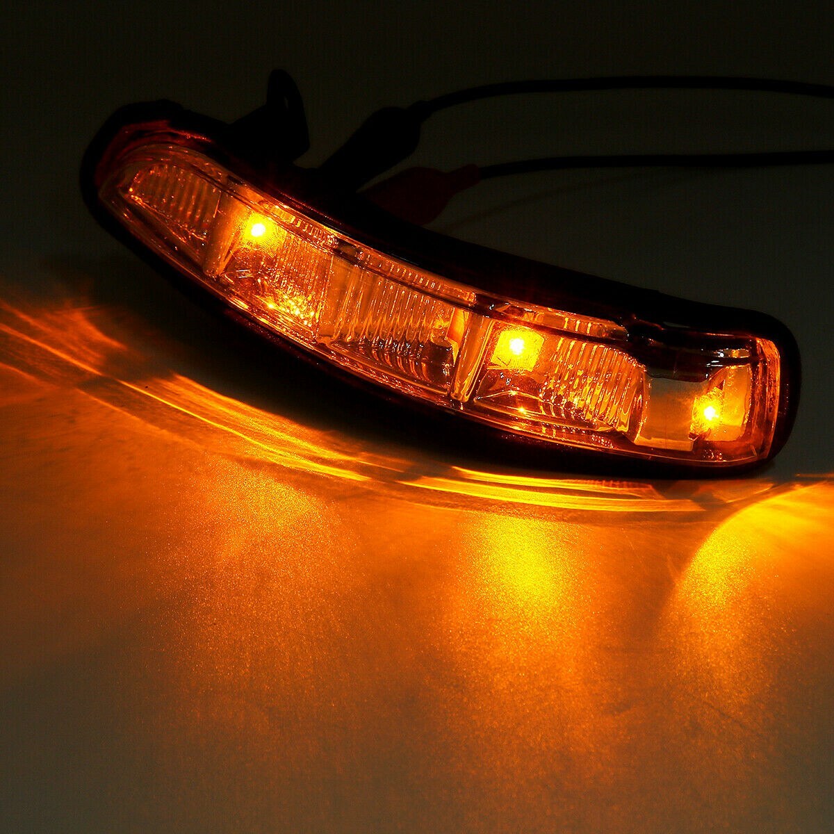 The left-side turn signal light applies to for Mercedes-Benz E350 CL65 W216 W211 06-09
