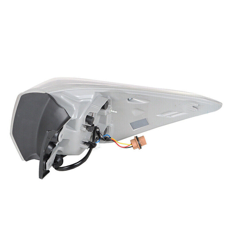 Applicable to 2014-2016 for Toyota Highlander exterior right passenger side taillight and brake light.