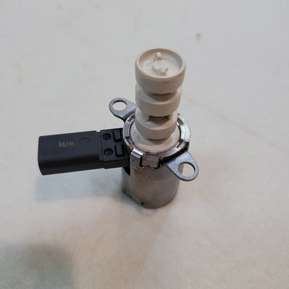 Directional Control Valve for Mercedes C E S-Class CLA A2781800415